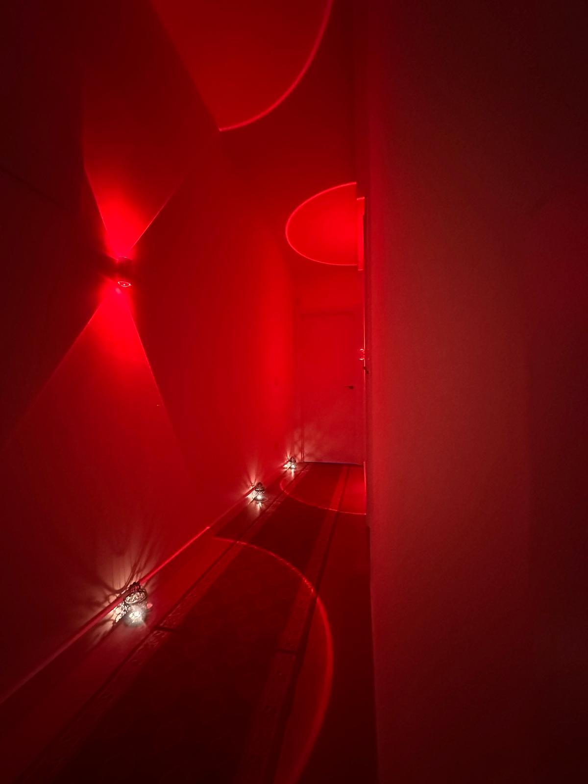 Suite de lujo con camilla de masaje profesional en Palma de Mallorca.